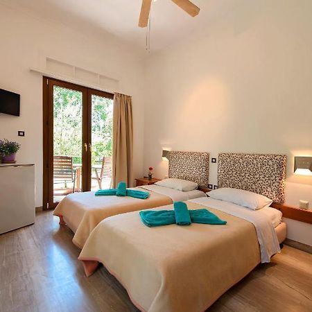 Villa Christiana ปาร์กา ภายนอก รูปภาพ