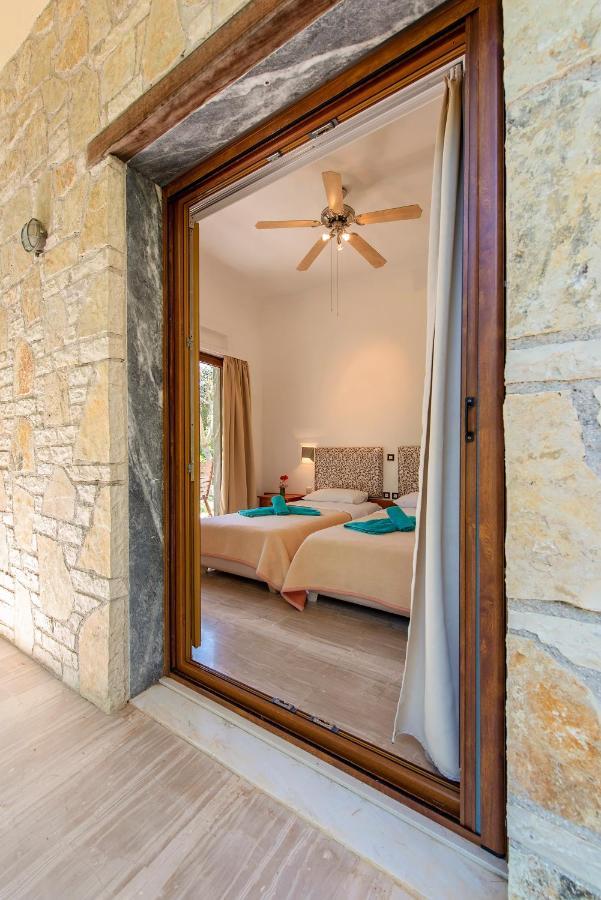 Villa Christiana ปาร์กา ภายนอก รูปภาพ