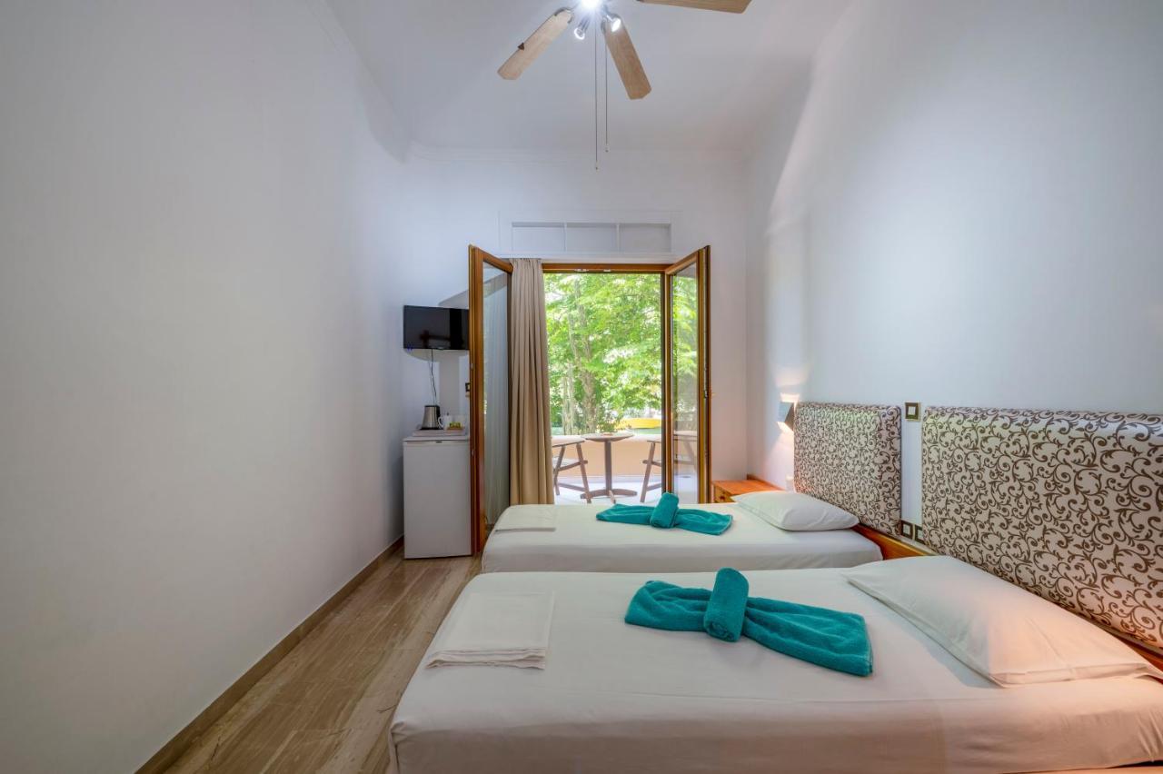 Villa Christiana ปาร์กา ภายนอก รูปภาพ